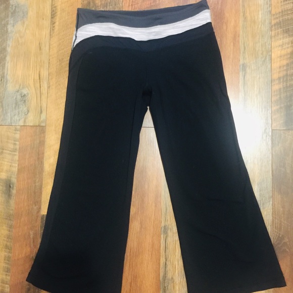 lululemon athletica Pants - Lululemon Capri length yoga leggings